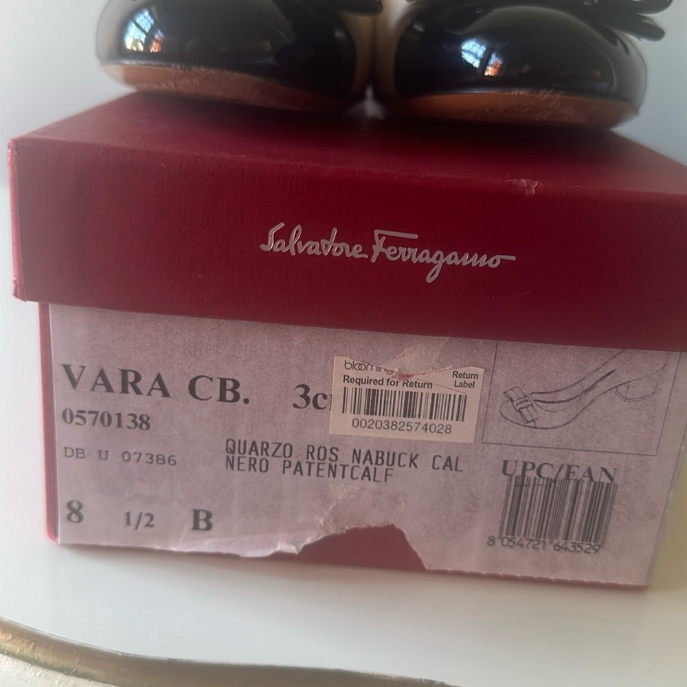 Salvatore Ferragamo Vara Suede Bow Accent Pumps - Picture 10 of 10